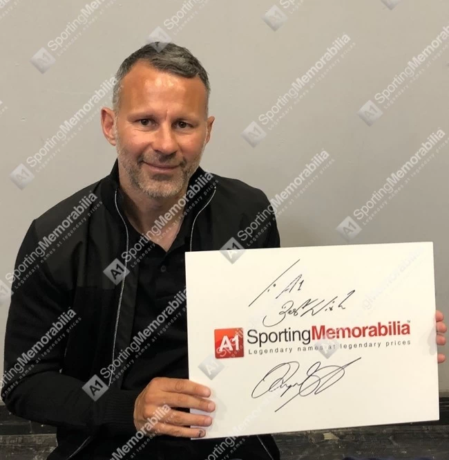 PRE-FRAMED Ryan Giggs Signed Manchester United Home Football Shirt - Number 11 Premium Framed - Image 3