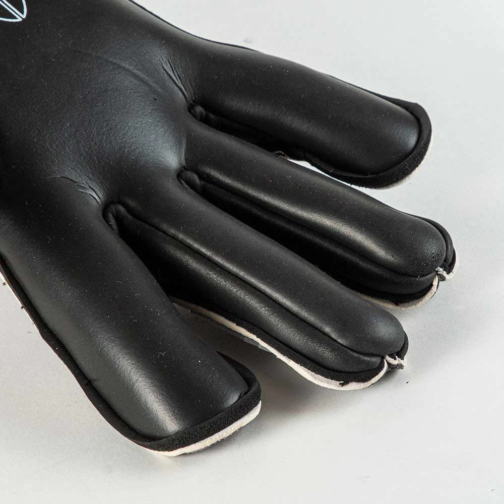 Eskudo III Goalkeeper Gloves - Image 6