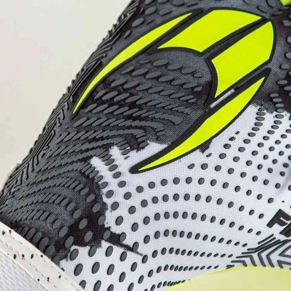 First Superlight Goalkeeper Gloves - Image 4