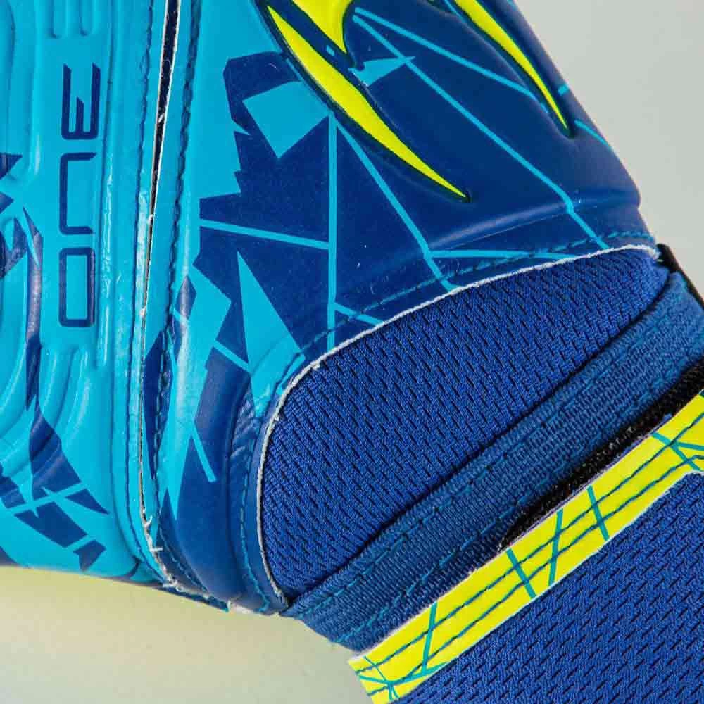 One Junior Goalkeeper Gloves - Image 5