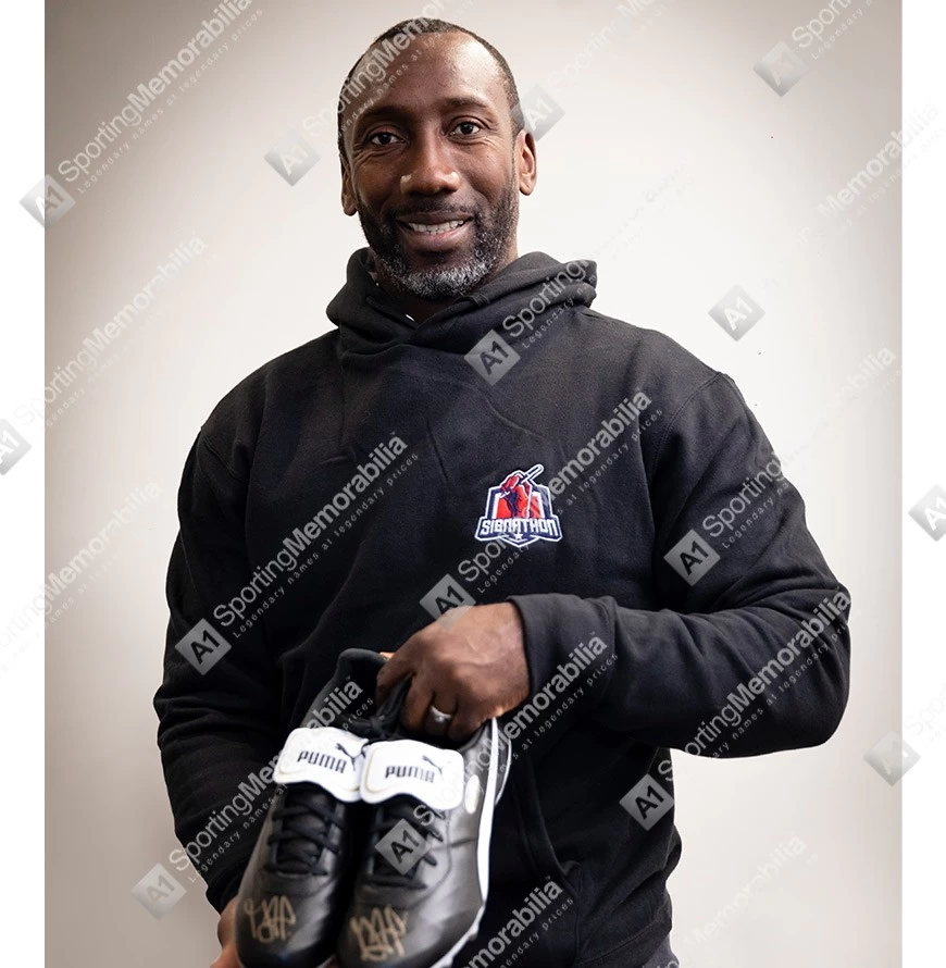 Jimmy Floyd Hasselbaink Signed Football Boot - Puma, Black - In Acrylic Display Case - Image 4