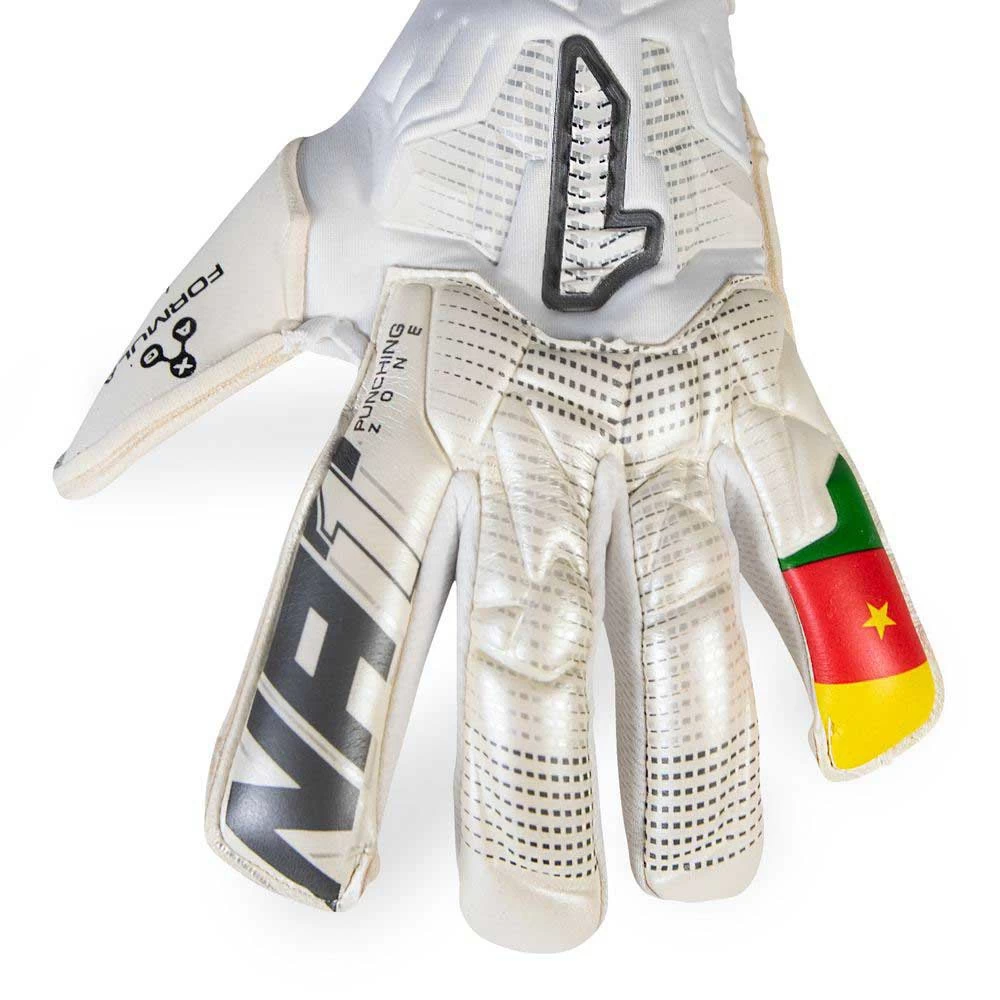 Egotiko Stellar AO Pro Goalkeeper Gloves - Image 10
